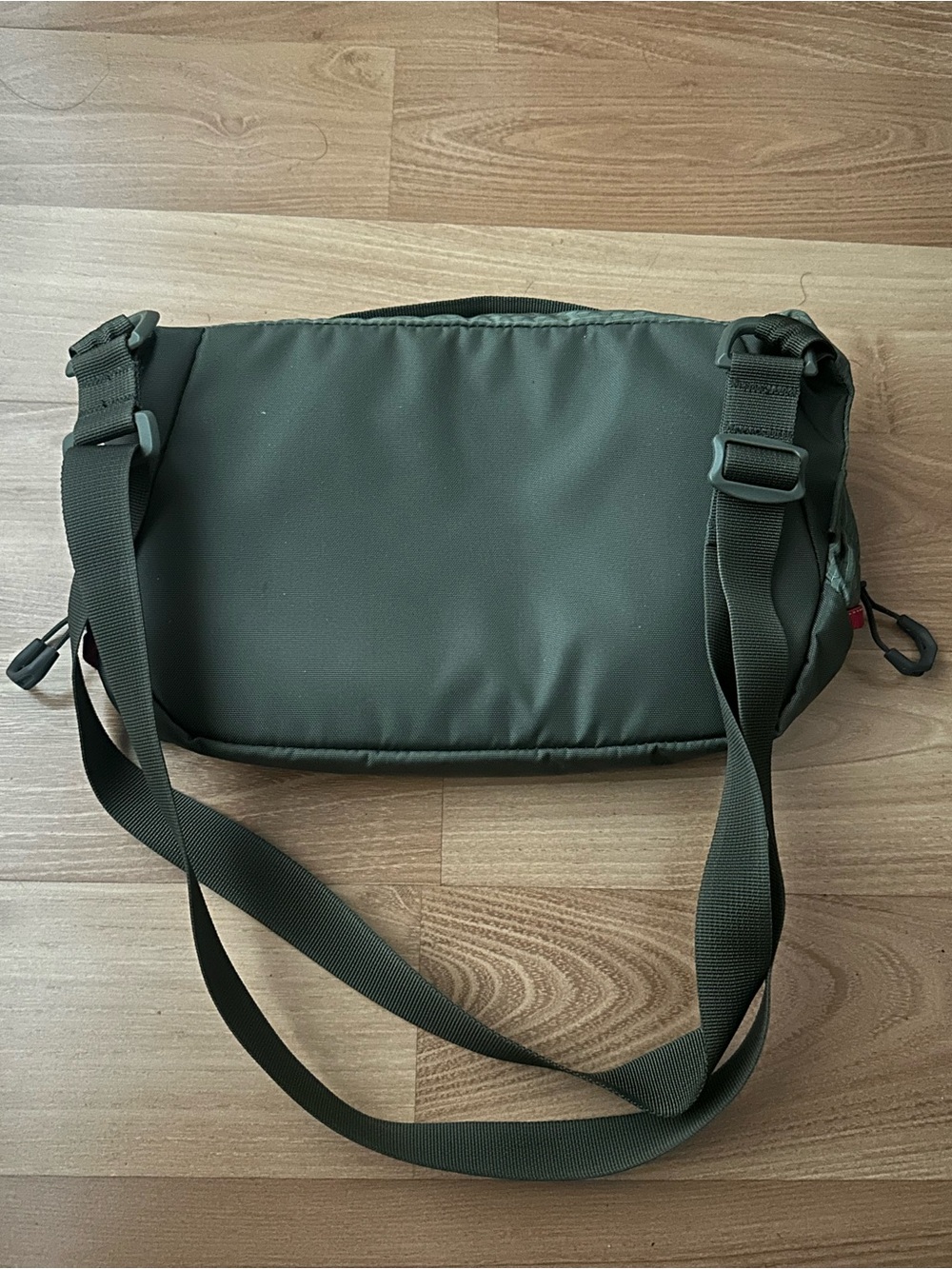 Gregory Olive Green shoulder Bag with Red Zipper - Picture 2 of 5